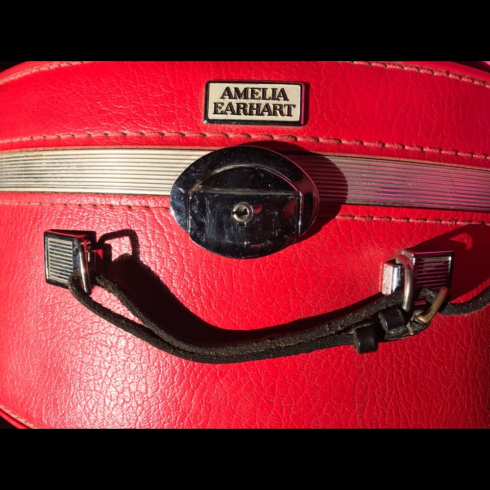 ❗️SOLD❗️ •Vintage• Circle Luggage